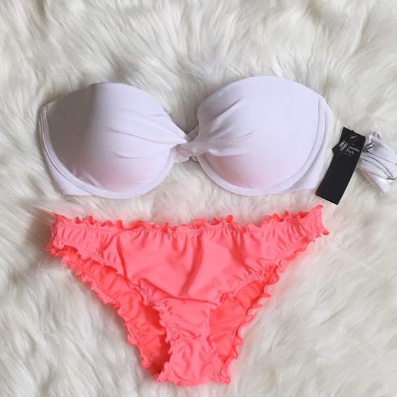 Abercrombie & Fitch Other - Ruffle Cheeky Bandeau Bikini
